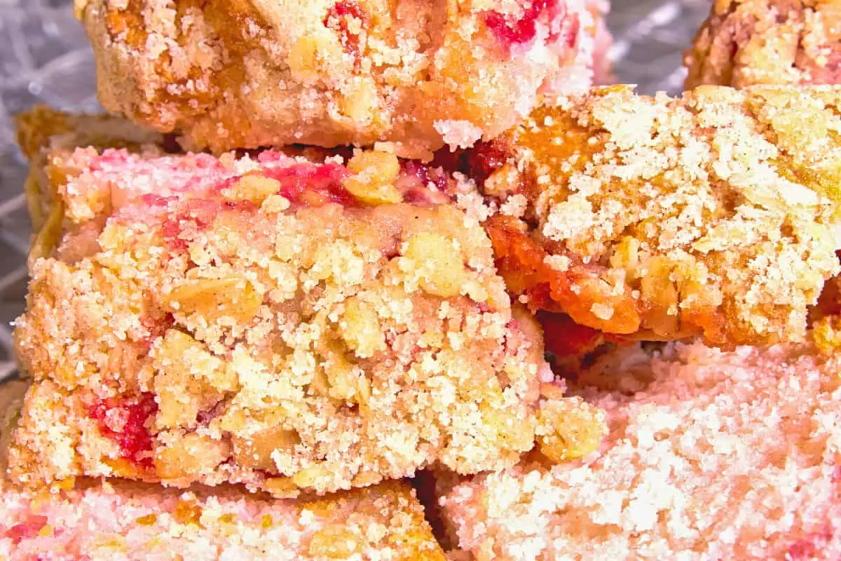 Strawberry Cream Cheese Crumble Bars - Strawberry Cream Cheese Dessert Recipes