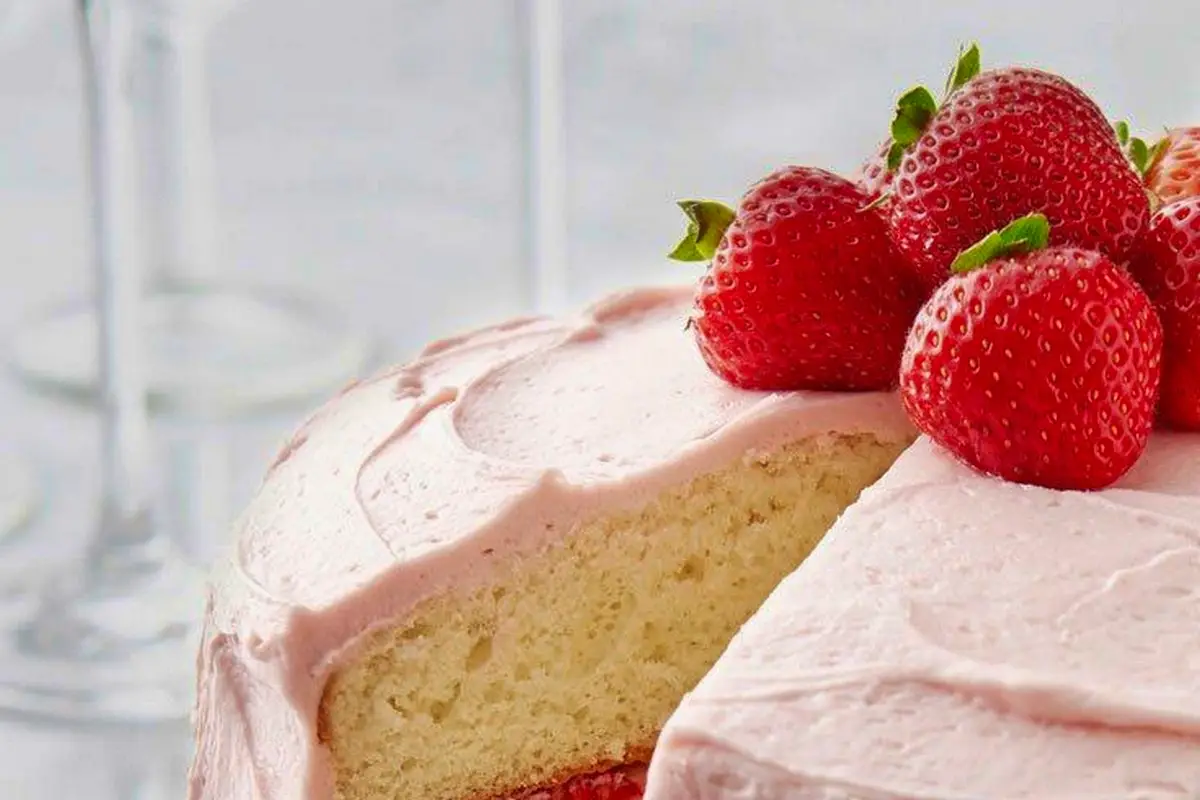 Strawberry Cream Cheese Frosting - Strawberry Cream Cheese Dessert Recipes