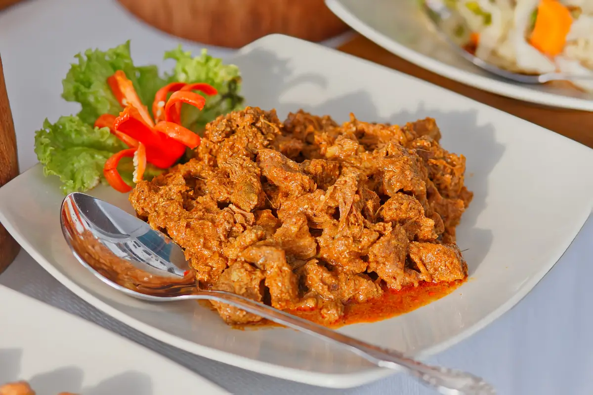 8. Beef Rendang - Brunei food