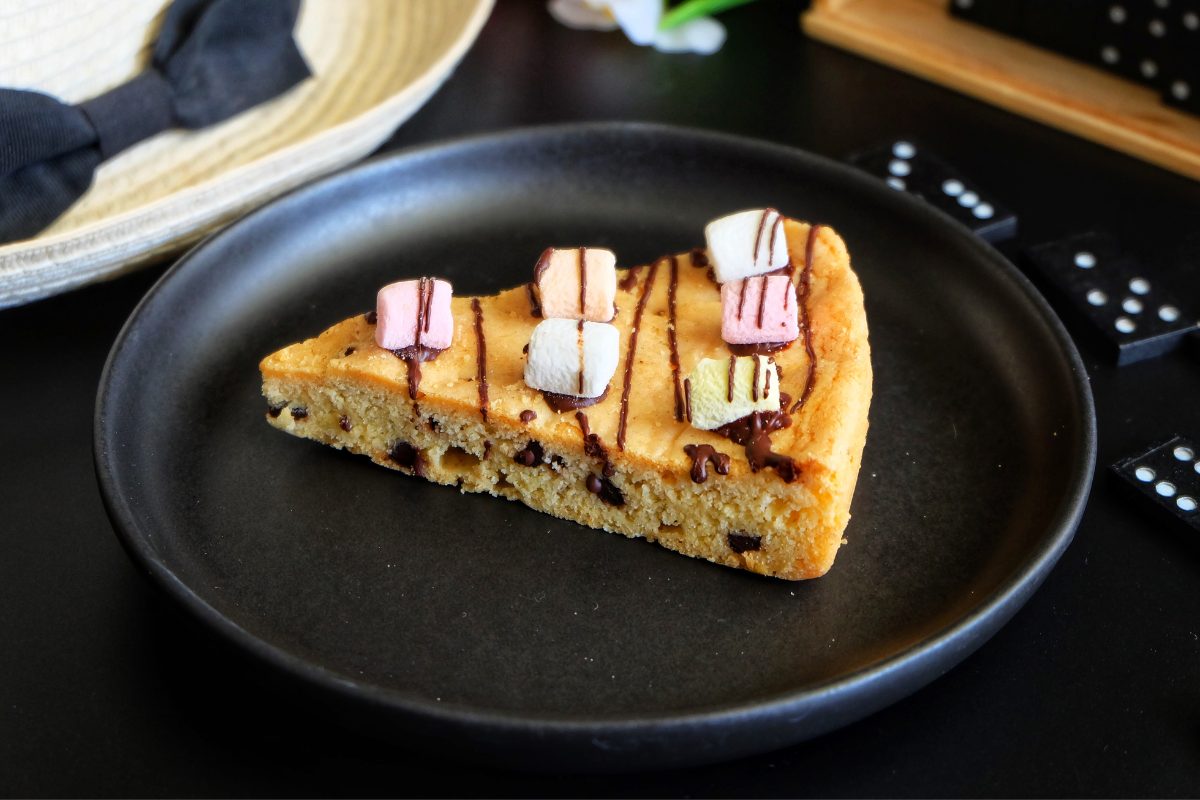 8. Gingerbread S’mores Cookie Pizza - Cookie Pizza Recipes