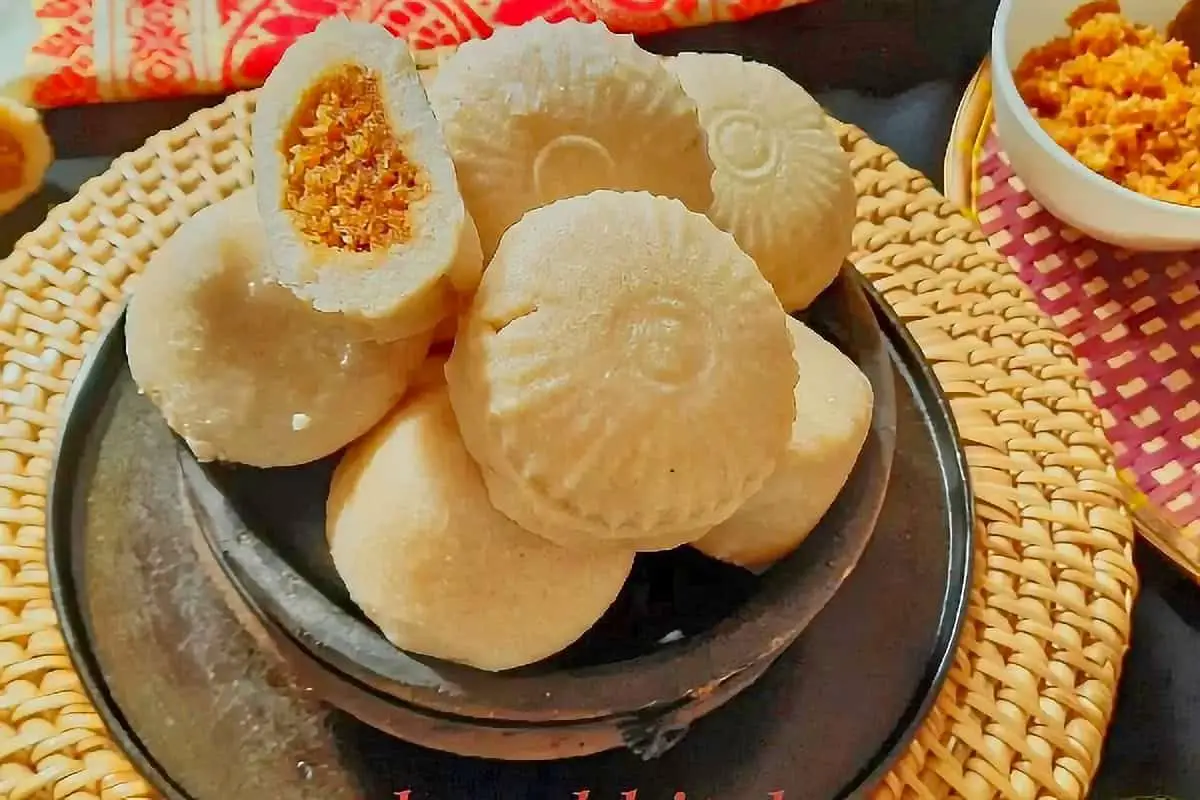 11. Bhapa Pitha (Rice Cake)