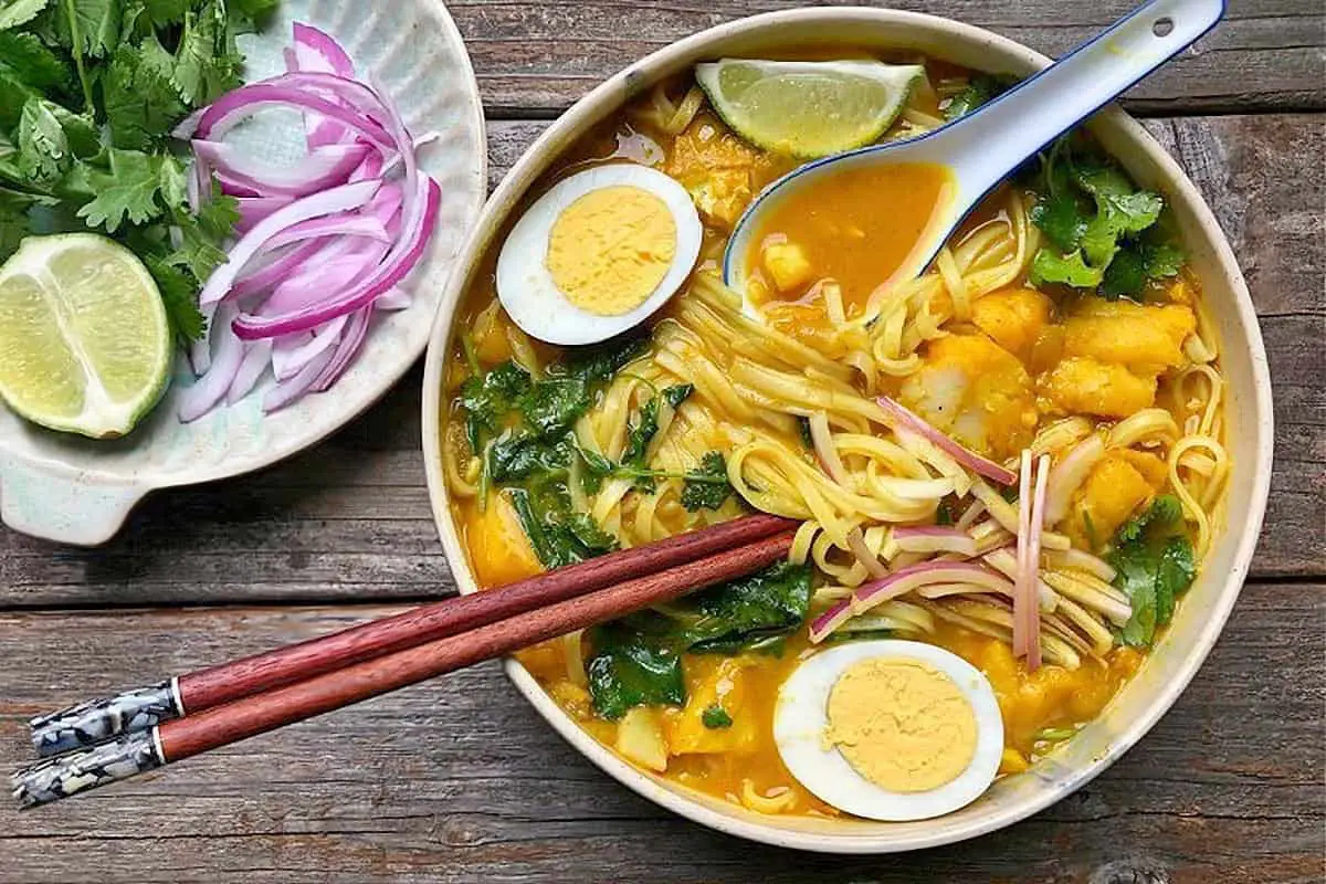 15. Mohinga (Noodle Soup)