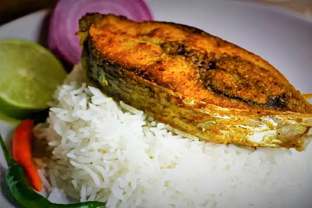 18. Panta Ilish (Soaked Rice And Ilish Fish)