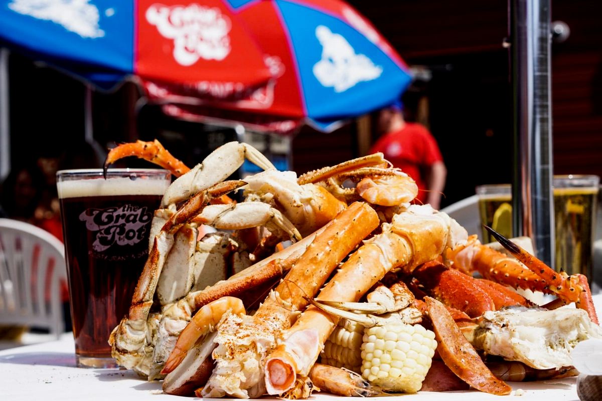 2. The Crab Pot - best Seafood restaurant in Seattle