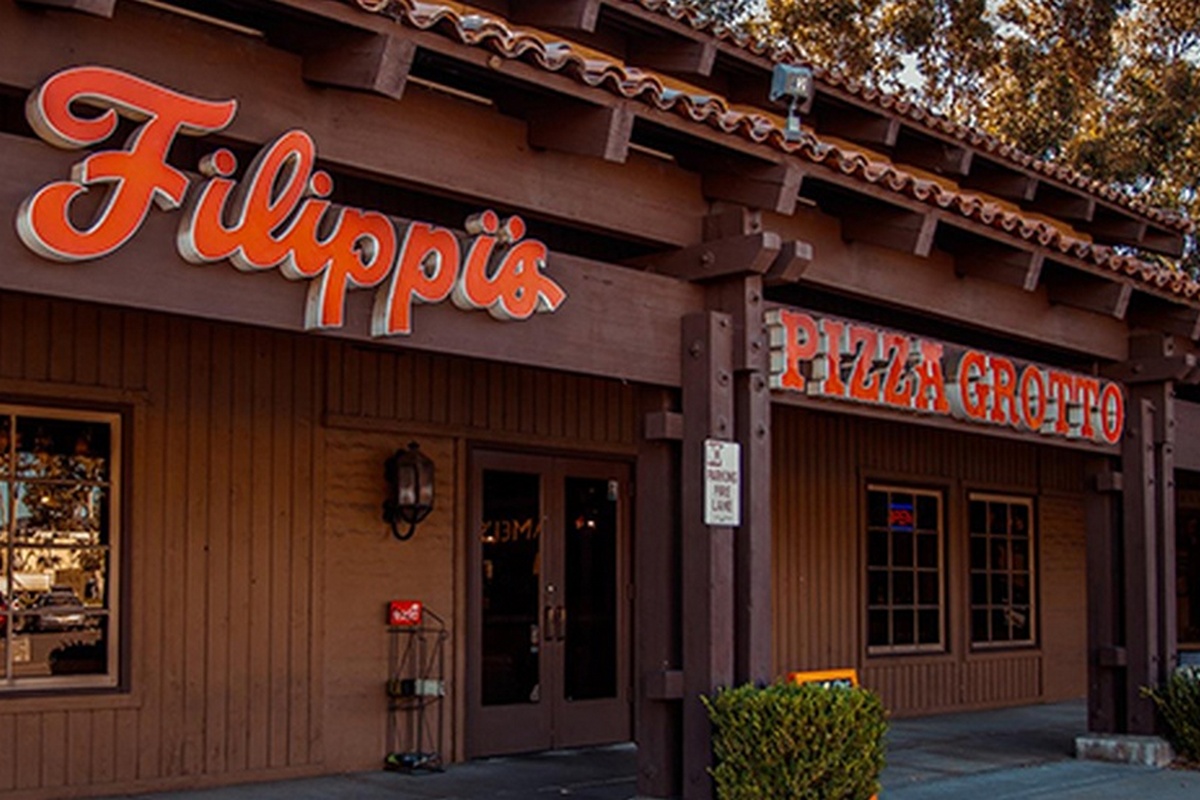3 Filippi's Pizza Grotto - Pizza Restaurants in San Diego