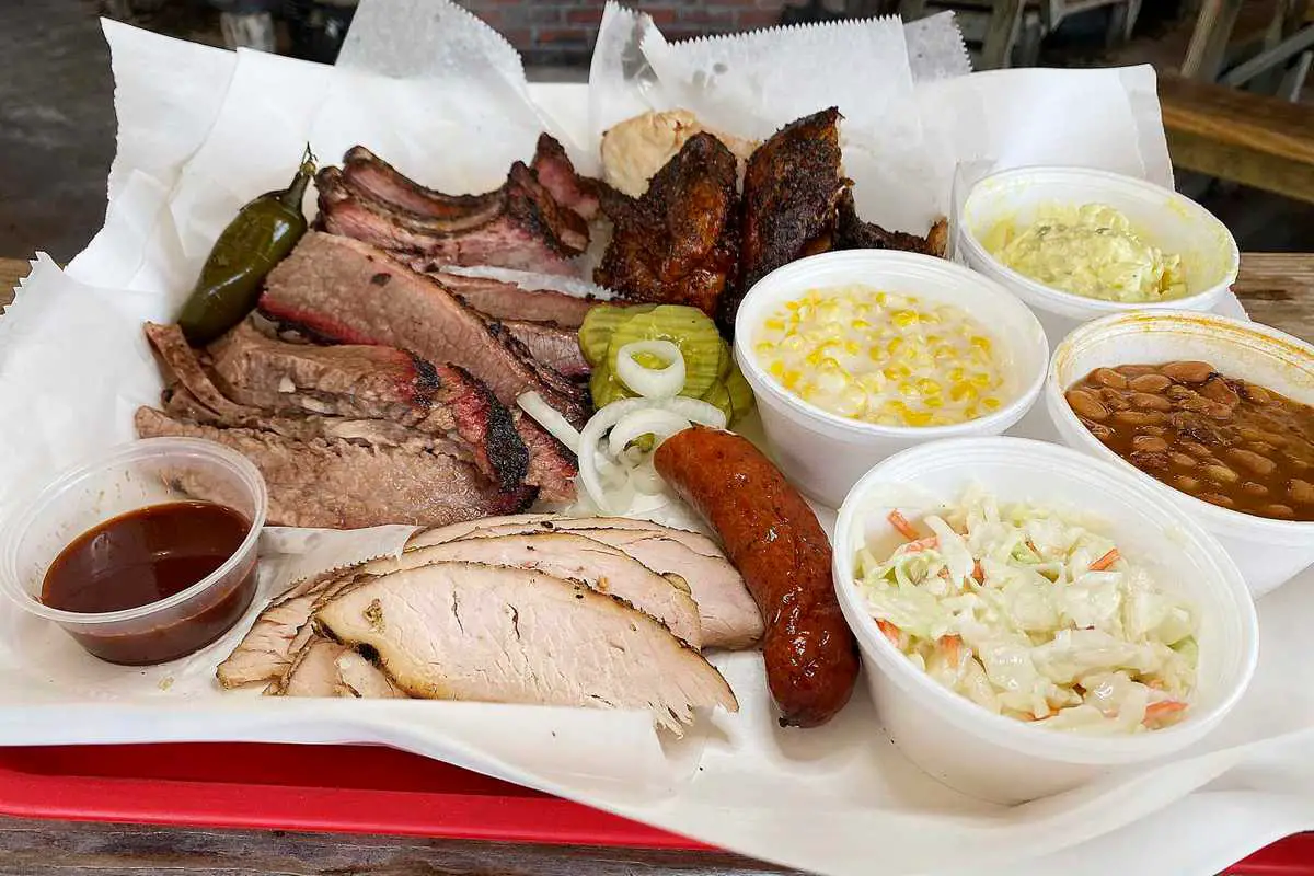 3. Rudy's Country Store and Bar-B-Q - Barbecue Restaurants in San Antonio