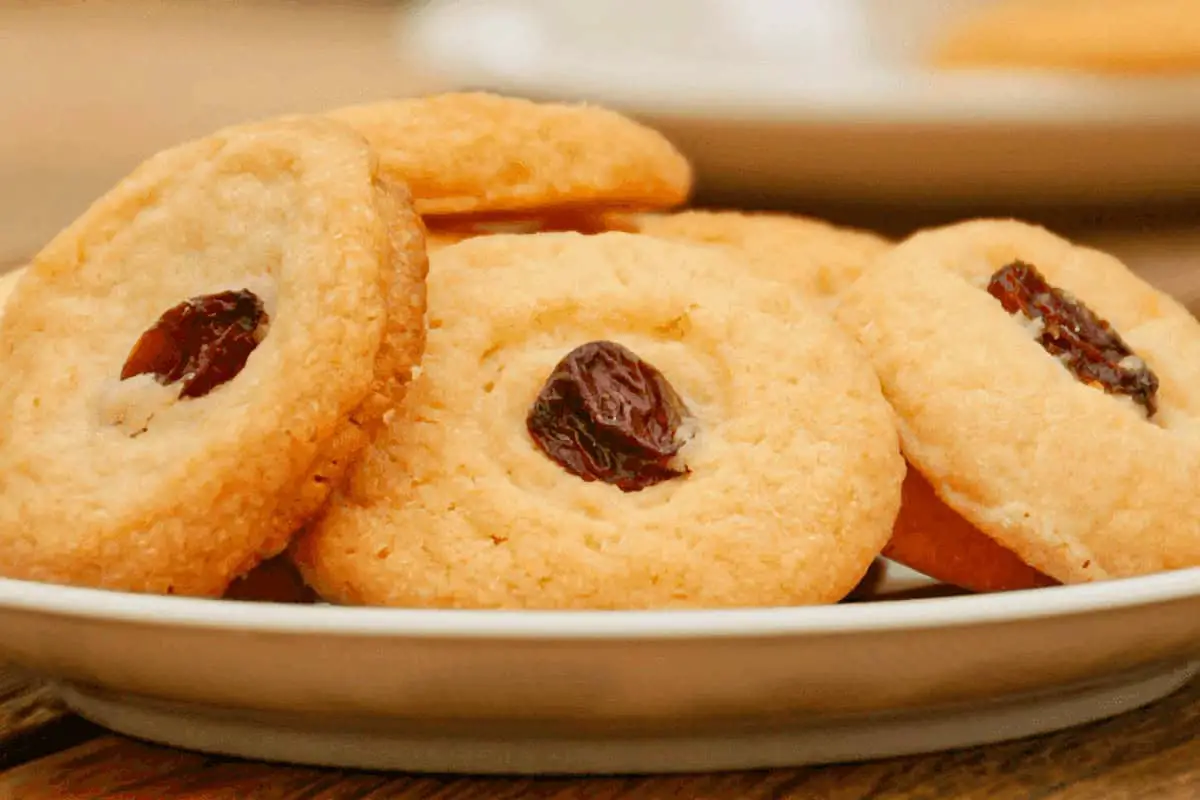 3. Boterbiesjes (Butter Cookies)