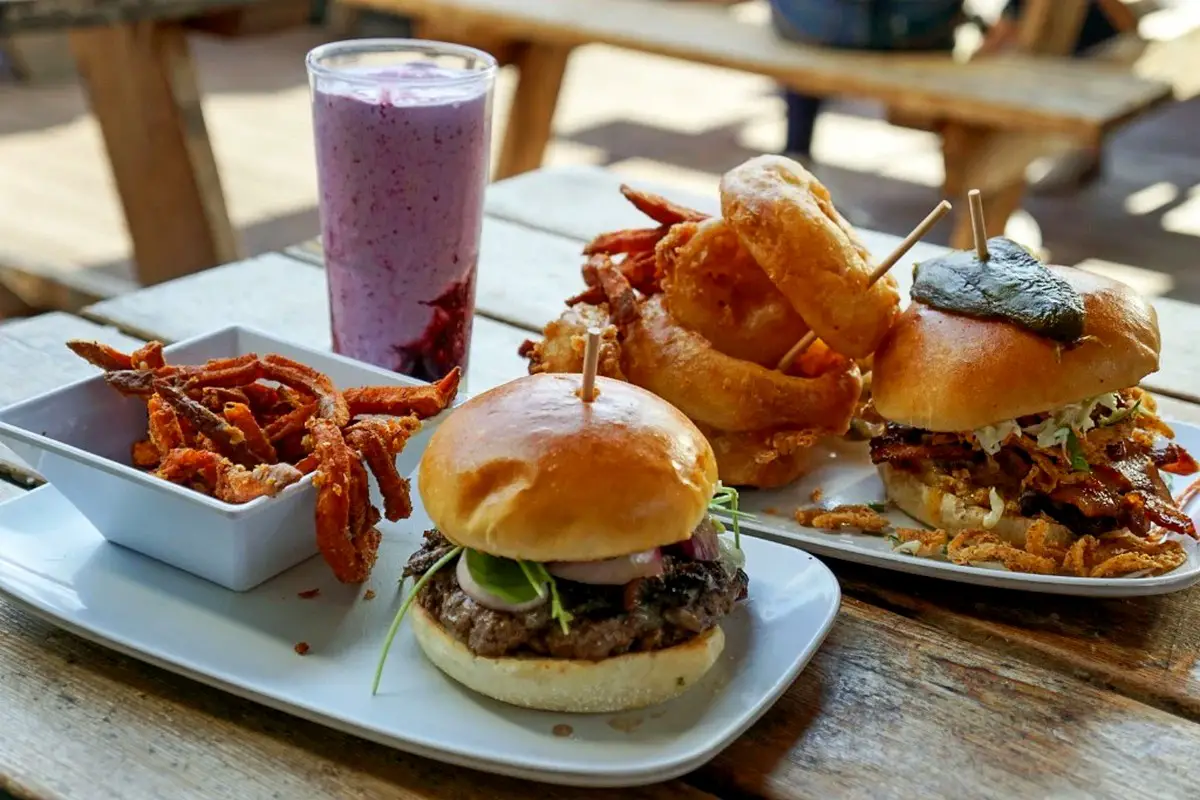 2. Uneeda Burger - Burger Joints in Seattle