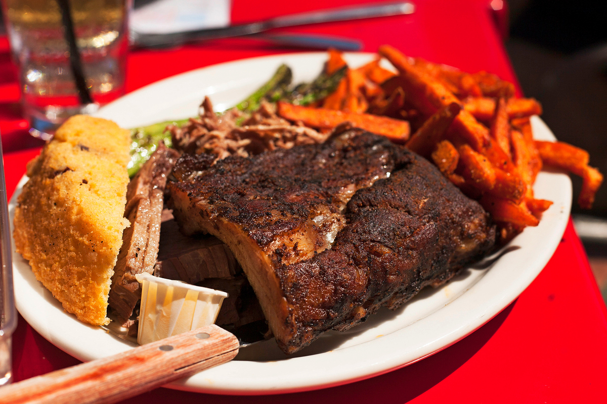 3. Beachwood BBQ - Barbecue Restaurants in Long Beach