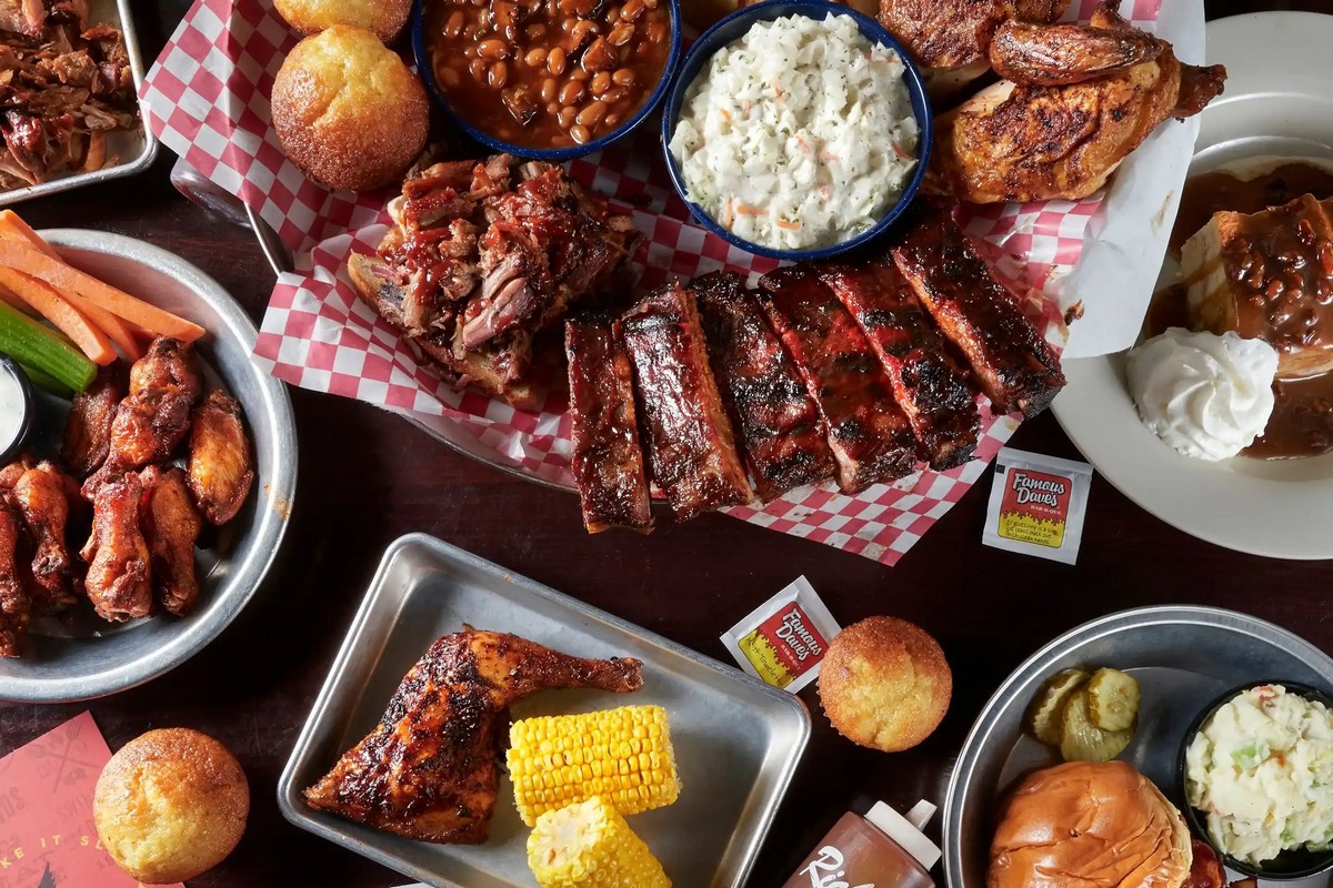 5. Famous Dave's Bar-B-Que - Barbeque Restaurants in El Paso