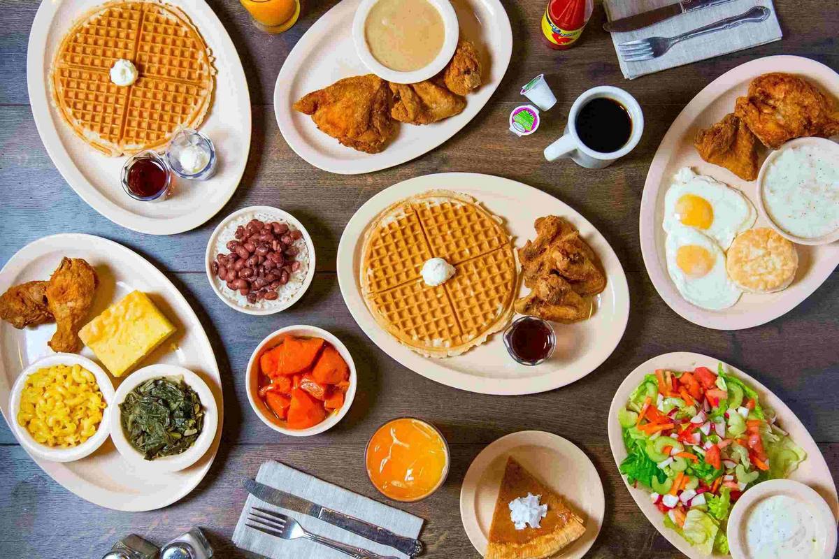 5. Roscoe's House of Chicken and Waffles - Budget-friendly Restaurants in Los Angeles
