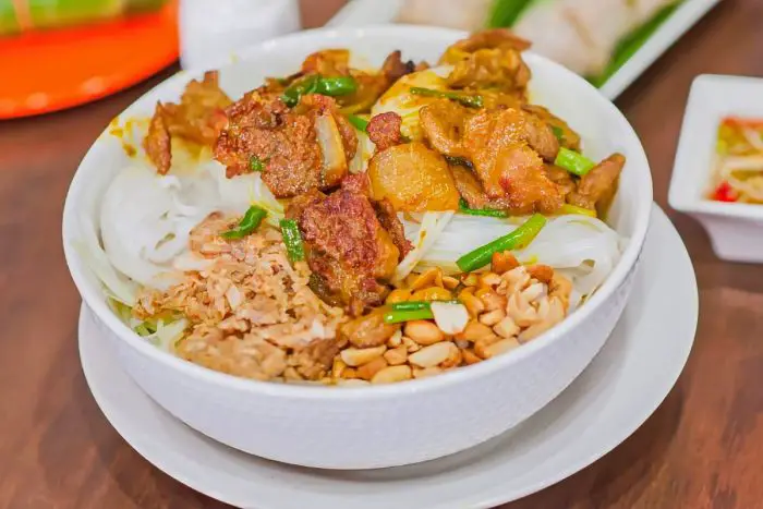 Vietnamese Broken Rice with Grilled Pork Recipe