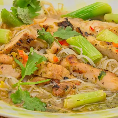 Vietnamese Noodles with Lemongrass and Chicken Recipe