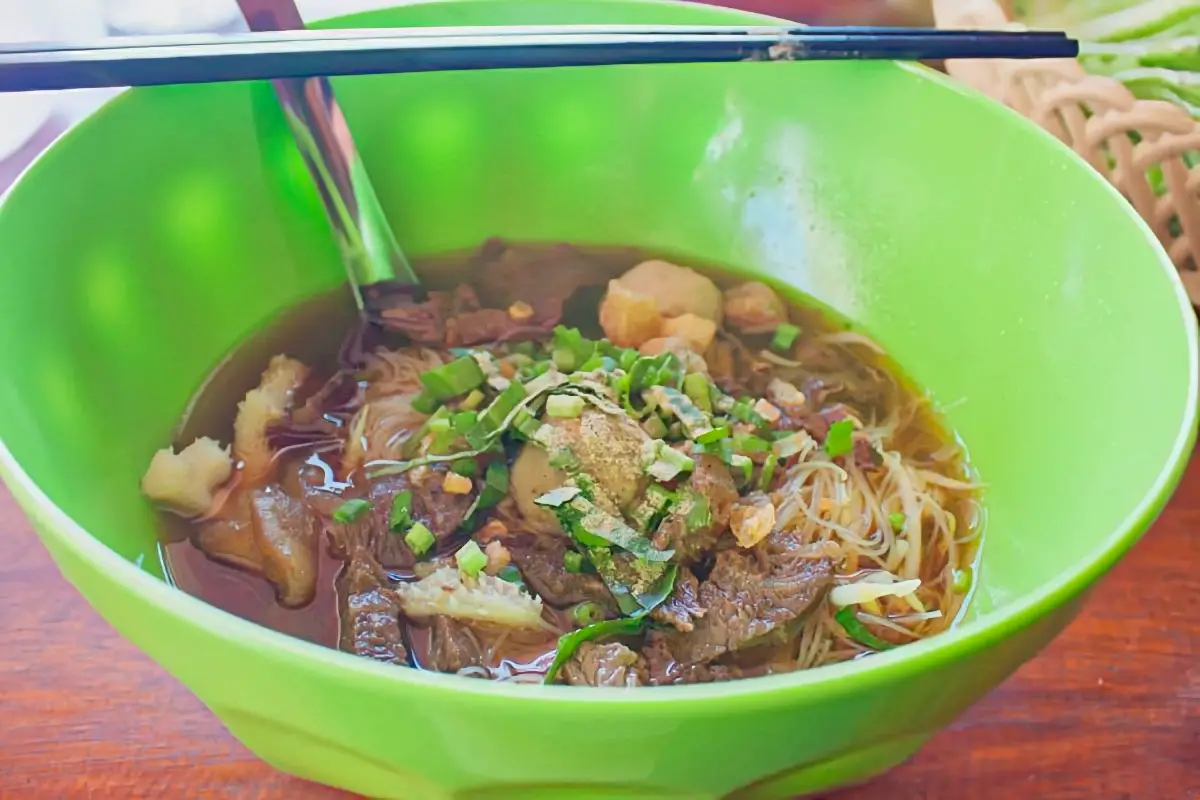 Spicy Vietnamese Beef Noodle Bowl Recipe
