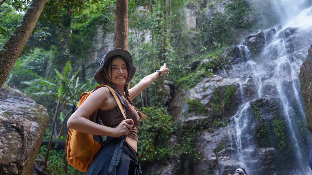 Chiang-Mai-Sticky-Waterfall-Bua-Tong-Sticky-Waterfall
