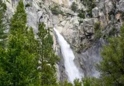 5-Best-Waterfalls-In-Yosemite-National-Park-Short